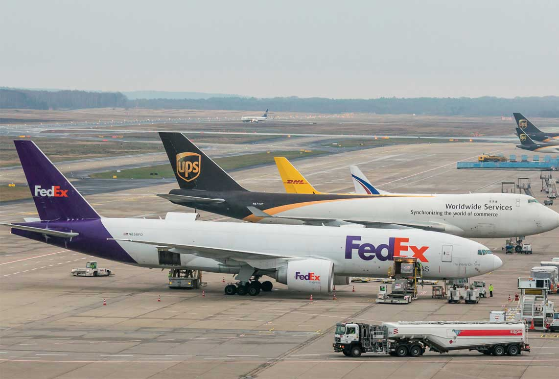 快递服务 - 货运飞机